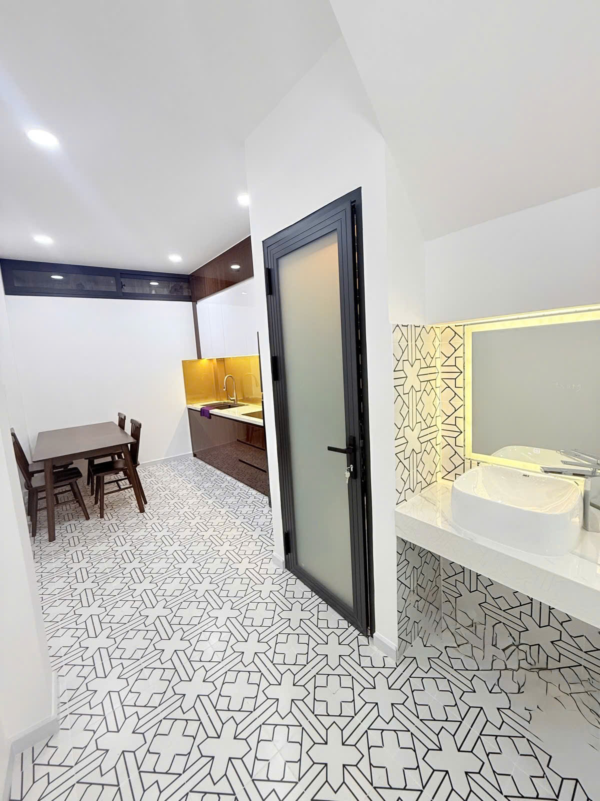 Bán Nhà Phú Nhuận - Hẻm Xe Hơi Đỗ Cửa - 3 Tầng BTCT - 3PN - Nhỉnh 7 Tỷ
 15989451