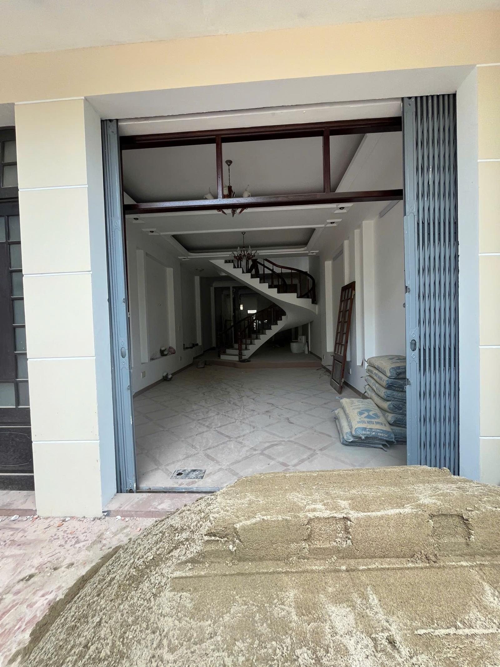 CHO THUÊ MẶT BẰNG NGUYÊN CĂN – VỊ TRÍ ĐẸP TRUNG TÂM  Địa chỉ: 321 Trần Hưng Đạo ngày sát cầu sông 15989491