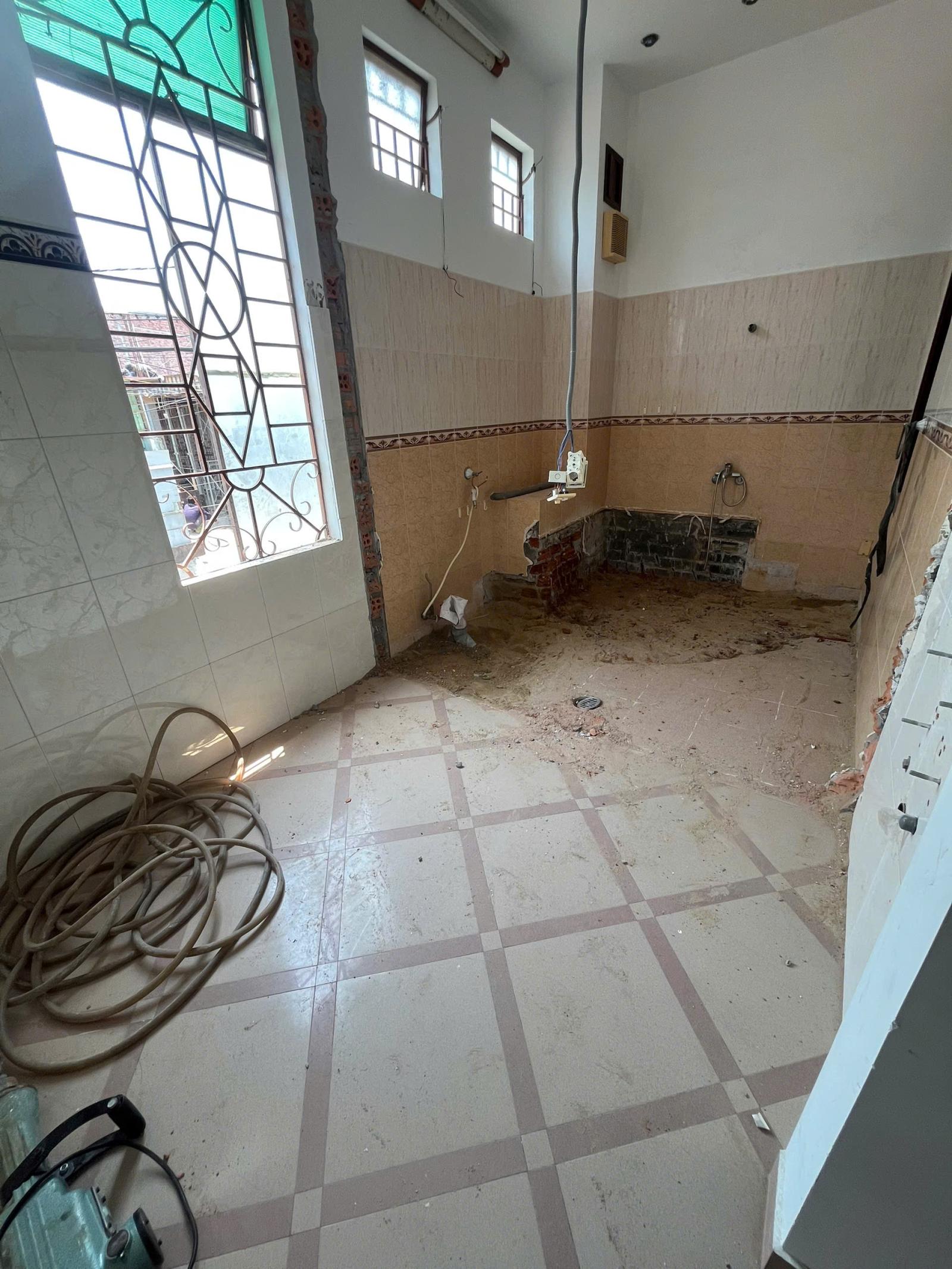 CHO THUÊ MẶT BẰNG NGUYÊN CĂN – VỊ TRÍ ĐẸP TRUNG TÂM  Địa chỉ: 321 Trần Hưng Đạo ngày sát cầu sông 15989492