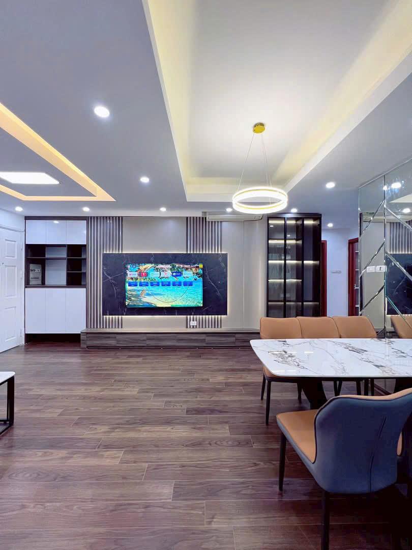 RẤT THIỆN CHÍ BÁN CĂN HỘ 3PN , TẦNG TRUNG TOÀ A1 NGUYỄN CƠ THẠCH  FULL NỘI THẤT 15989493