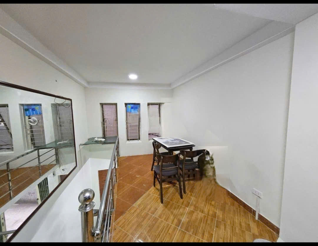 Cho thuê nhà ngõ Hoàng Hoa Thám, 30m 5 tầng 12 triệu ( có bớt) vào ở được ngay 15989600