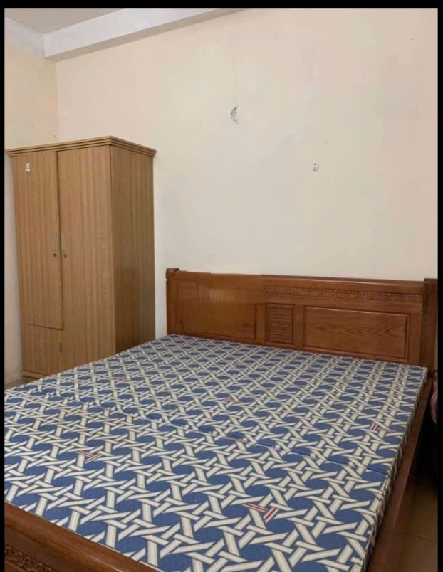 Cho thuê nhà ngõ Hoàng Hoa Thám, 30m 5 tầng 12 triệu ( có bớt) vào ở được ngay 15989600