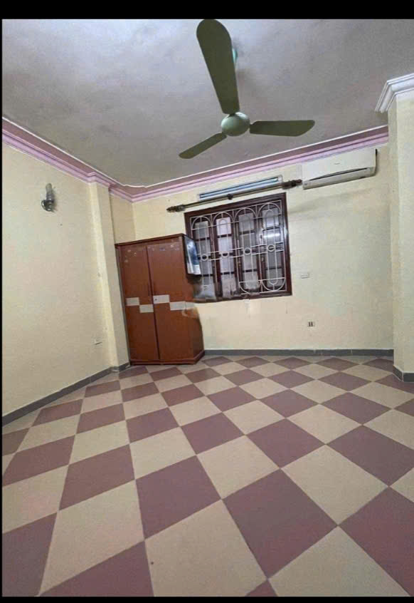 Cho thuê nhà ngõ Cát Linh, 24m x 4 tầng, 2 ngủ 3 vệ sinh, 8 triệu vào nhận nhà ngay 15989619