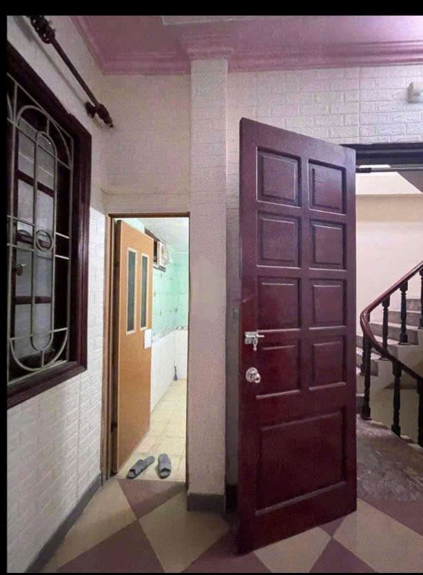 Cho thuê nhà ngõ Cát Linh, 24m x 4 tầng, 2 ngủ 3 vệ sinh, 8 triệu vào nhận nhà ngay 15989619