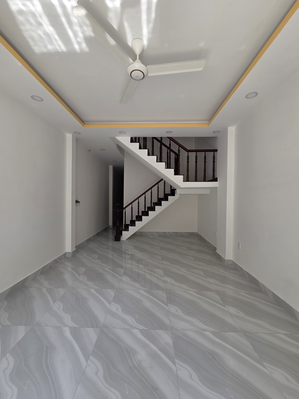 NHÀ 3 TẦNG VỚI 6PN - TRUNG TÂM PHƯỚC LONG B - GIÁ CHỈ 9 TỶ HƠN. 15989625