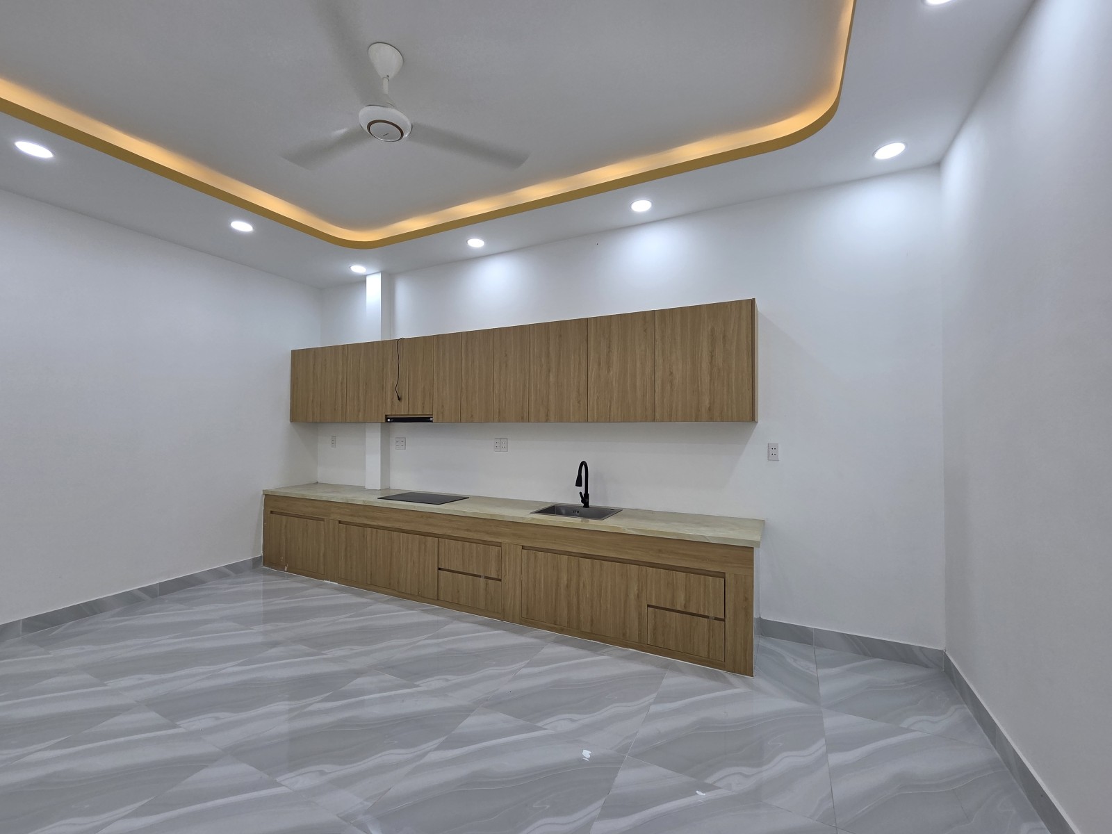 NHÀ 3 TẦNG VỚI 6PN - TRUNG TÂM PHƯỚC LONG B - GIÁ CHỈ 9 TỶ HƠN. 15989625