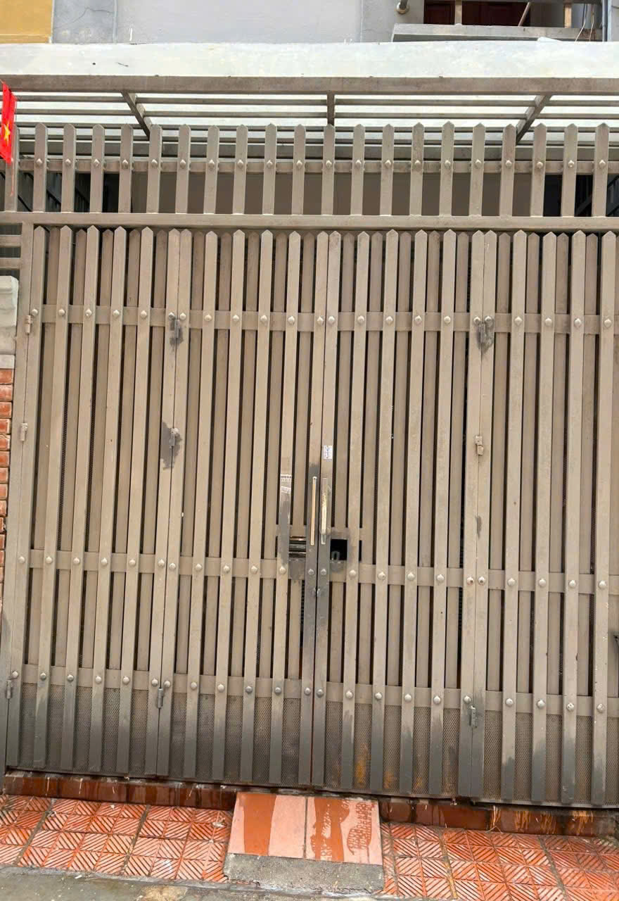 Cho thuê nhà ngõ oto Quan Hoa- làm VP cty, KD on, kết hợp ở 45m2*4 tầng-Giá 18 triệu 15989632