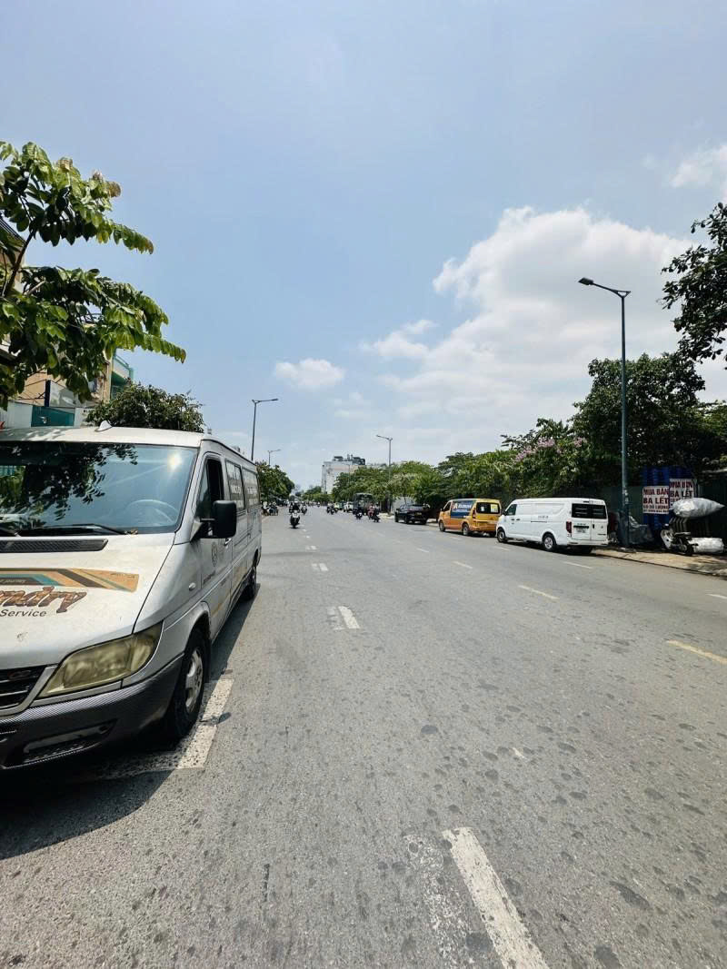 Bán nhà Mặt tiền Tô Hiệu - gần ngã tư Hòa Bình, 4x29m, 2 Tầng, 3 PN, chỉ 15,5 tỷ. 15989634