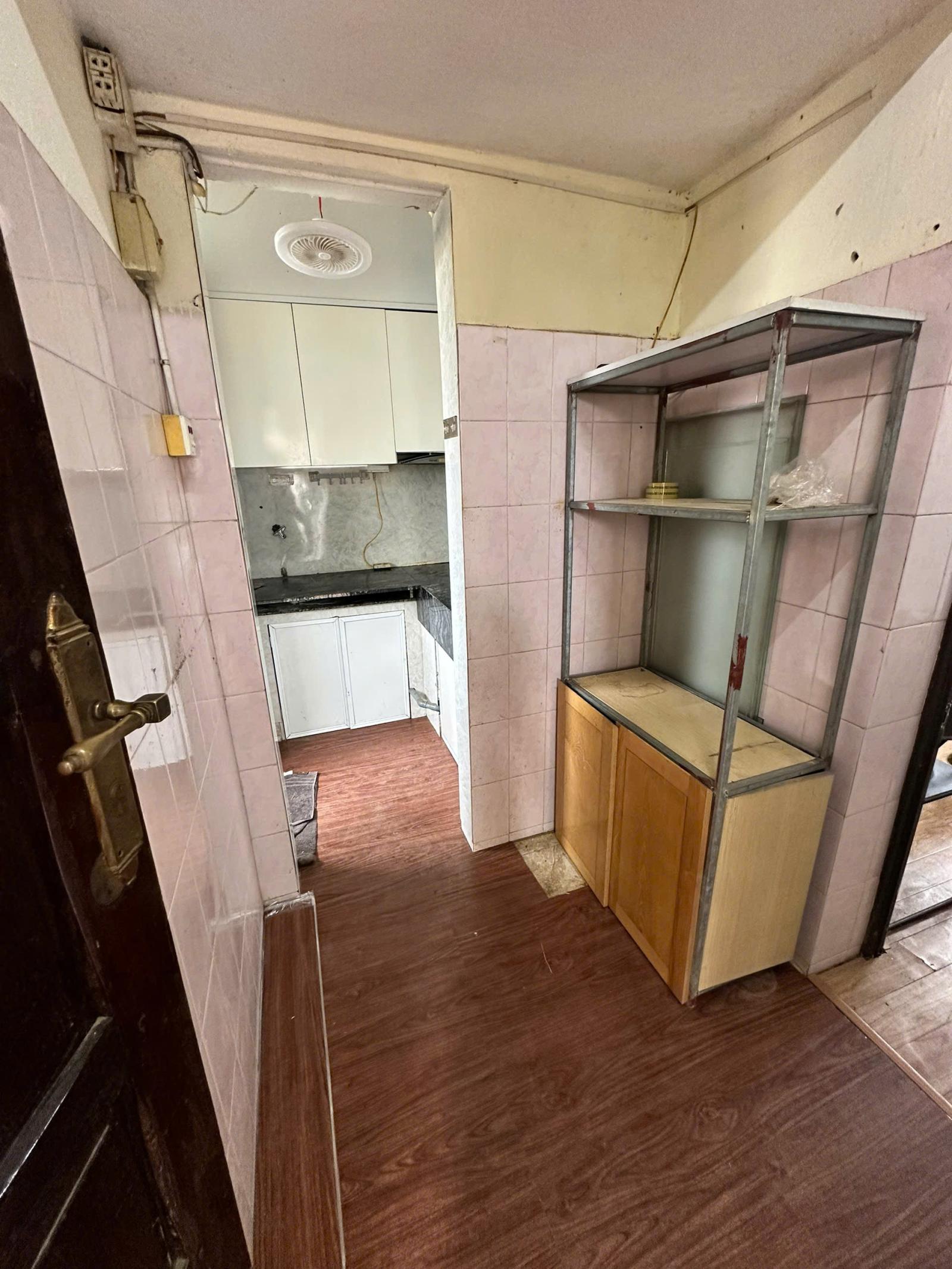 Cho thuê căn hộ Tập thể Hoà bình 7, 70m2, 2 ngủ, 8 triệu vào ngay 15989656