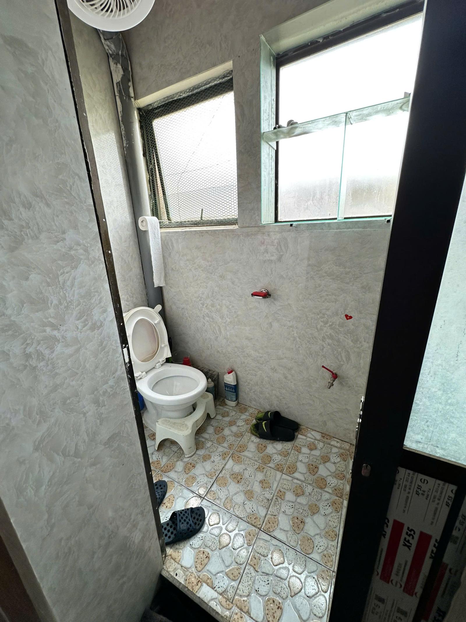 Cho thuê căn hộ Tập thể Hoà bình 7, 70m2, 2 ngủ, 8 triệu vào ngay 15989656