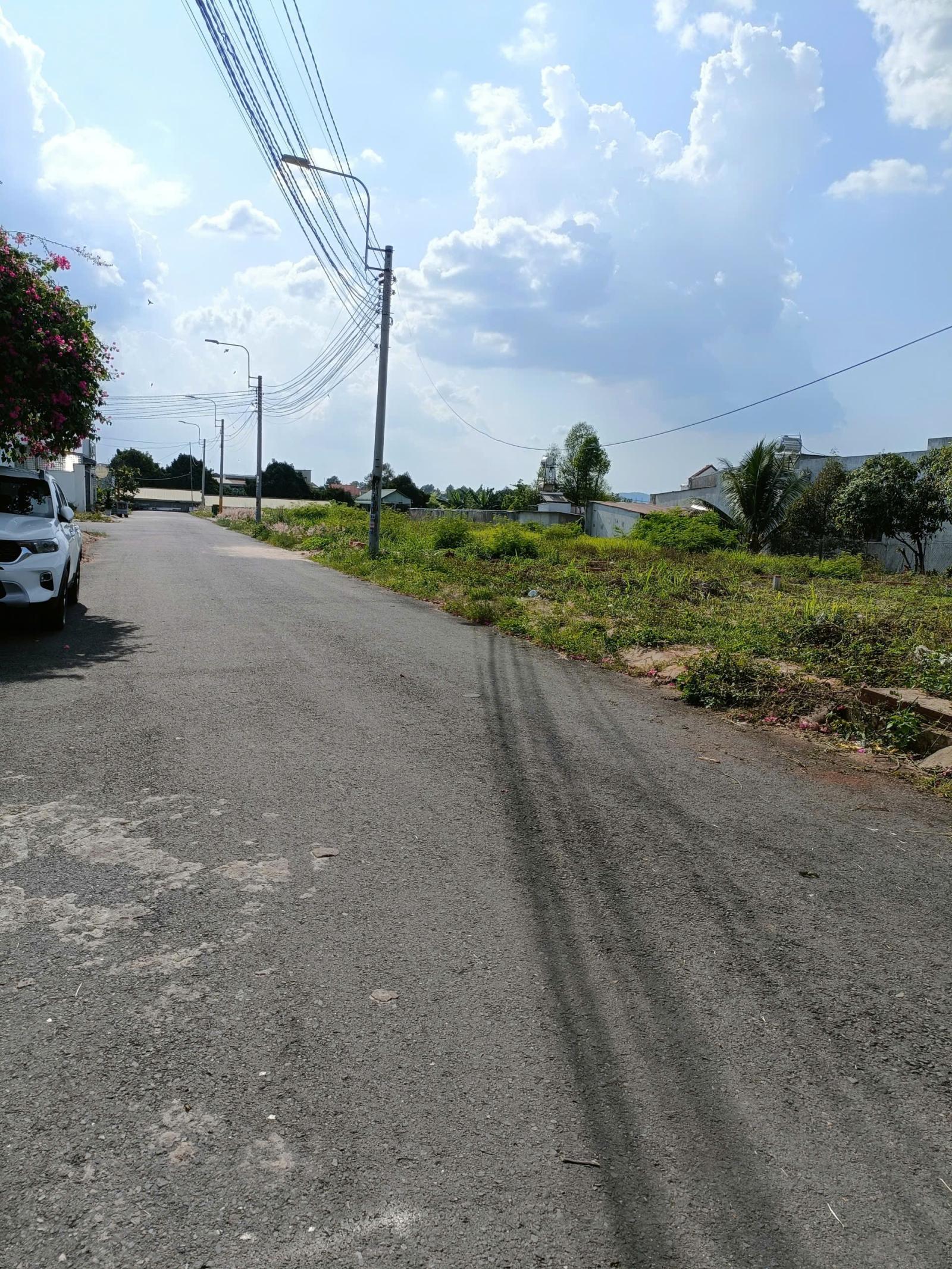 CẦN BÁN ĐẤT THỔ CƯ – HẺM 20 ĐƯỜNG 9/4, XUÂN THANH, LONG KHÁNH 15989680