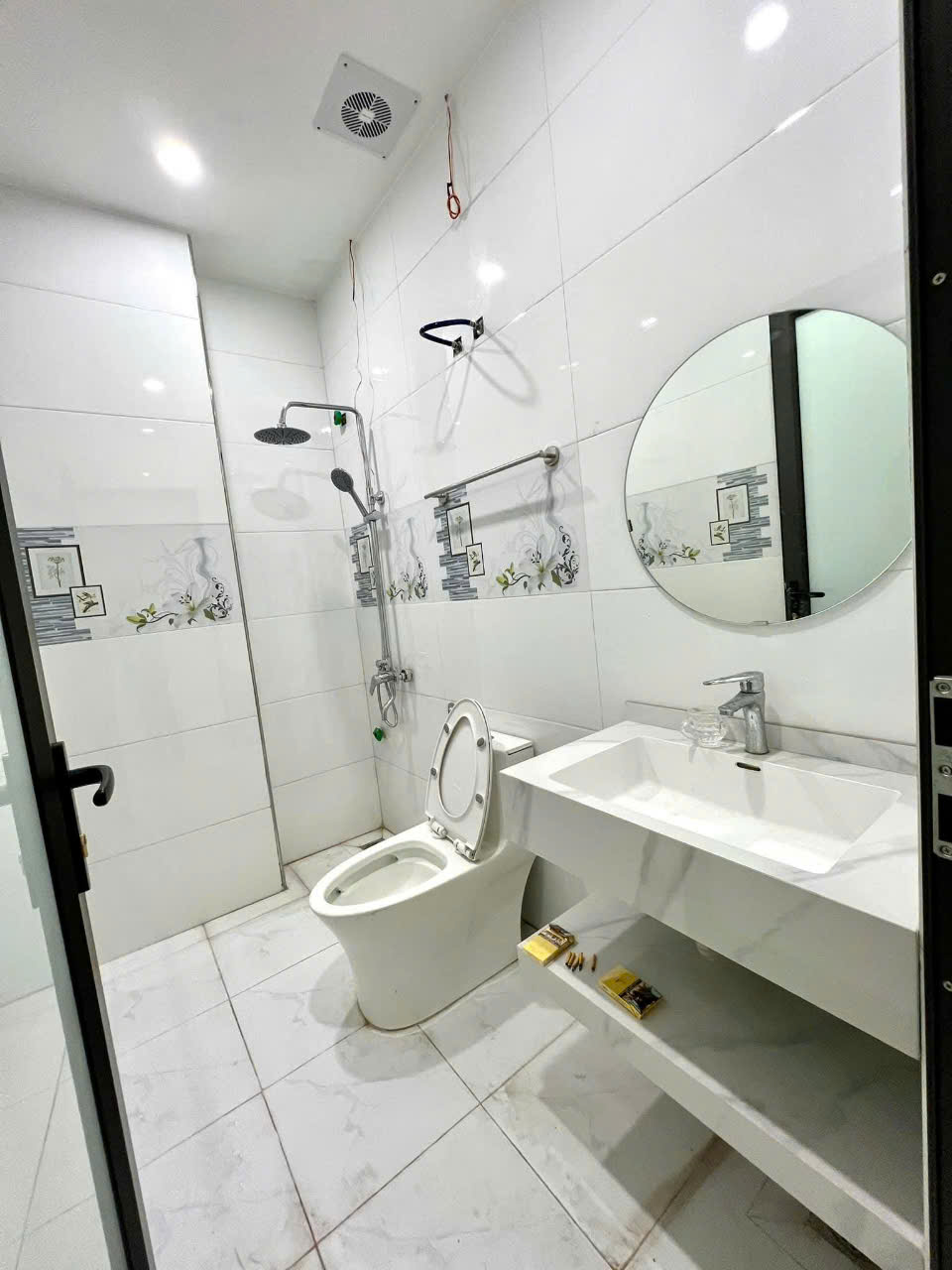 💋💋Rẻ nhất TĐC Vĩnh Niệm -  56m 4 tầng - Đường 12m - dân xây độc lập 15989788