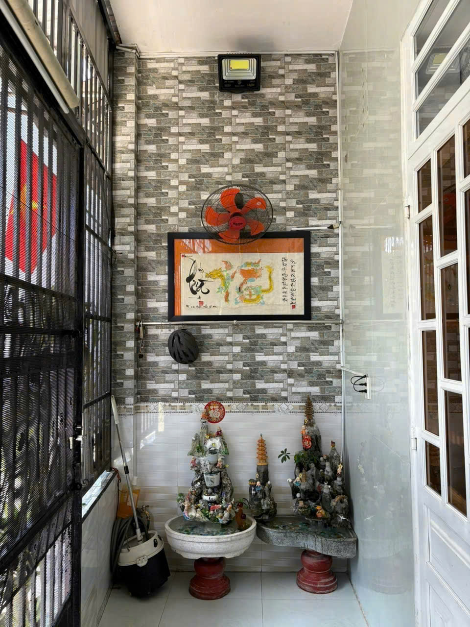 Bán nhà 2 Tầng Đông Hòa,SHR đường ô tô,gần trường TH Đông Hòa B,giá rẻ 15989792