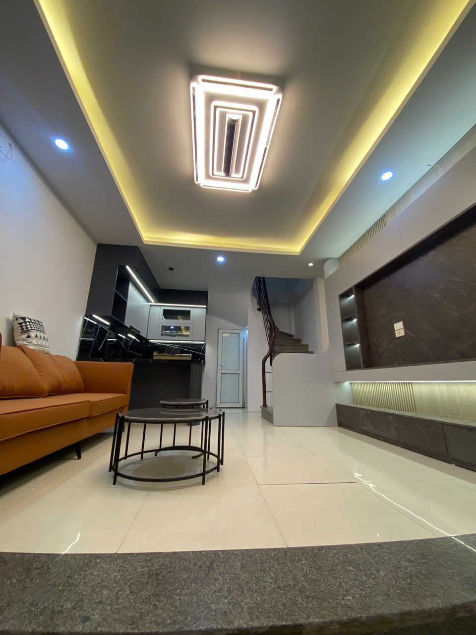 NHÀ NGỌC THỤY – LONG BIÊN  30m² – 3 TẦNG – Ô TÔ QUA CỔNG 15989798