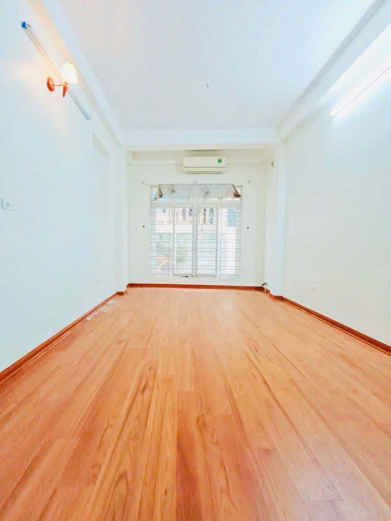NHANH CÒN KỊP NHÀ CỬA BẮC PHỐ VIP BA ĐÌNH GIÁP RANH HOÀN KIẾM  KD VỈA HÈ Ô TÔ TRÁNH 5 TỶ 
 15989823