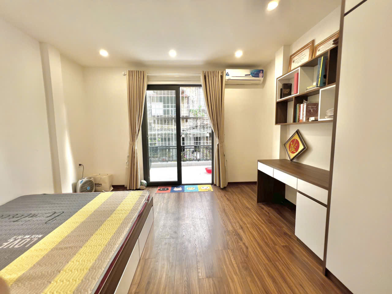 HỒNG MAI – HAI BÀ TRƯNG – GẦN PHỐ – NHÀ ĐẸP Ở NGAY – NHỈNH 9 TỶ - 35mx5 tầng 15989845