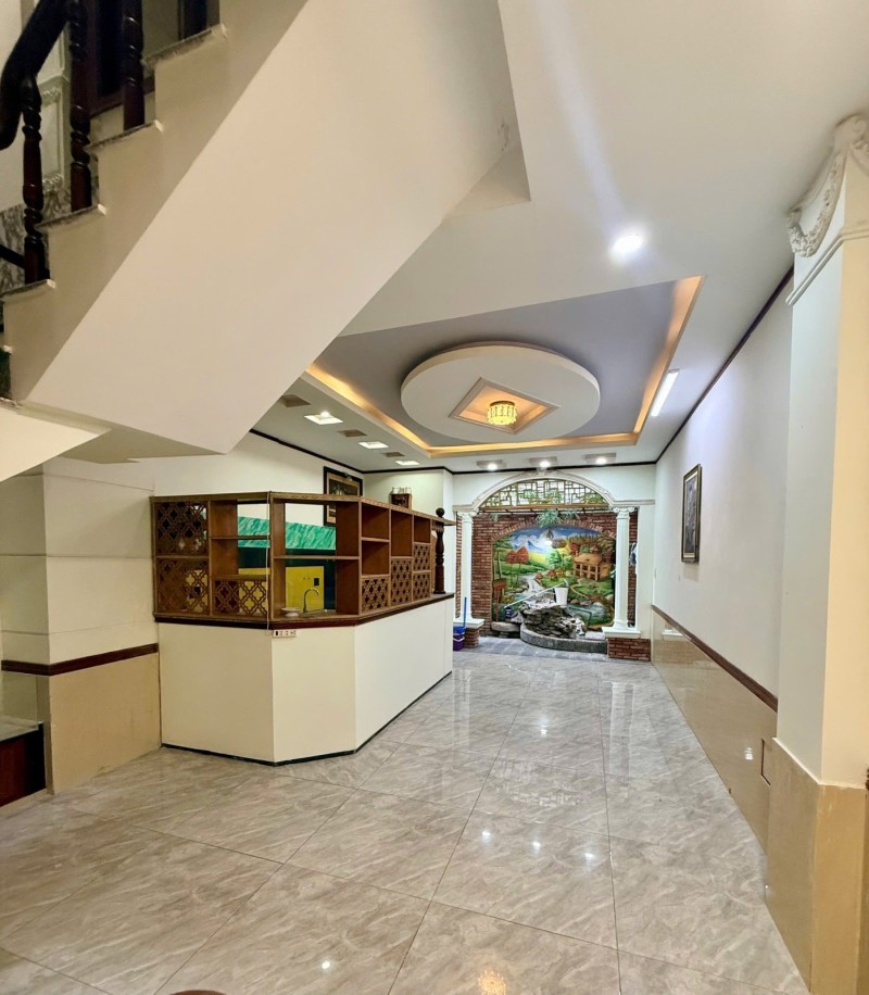 Bán nhà mặt phố đường B, Dĩ An, TP HCM. DT  92m2, 4 tầng, 5PN - Giá 12.4 tỷ 15989860