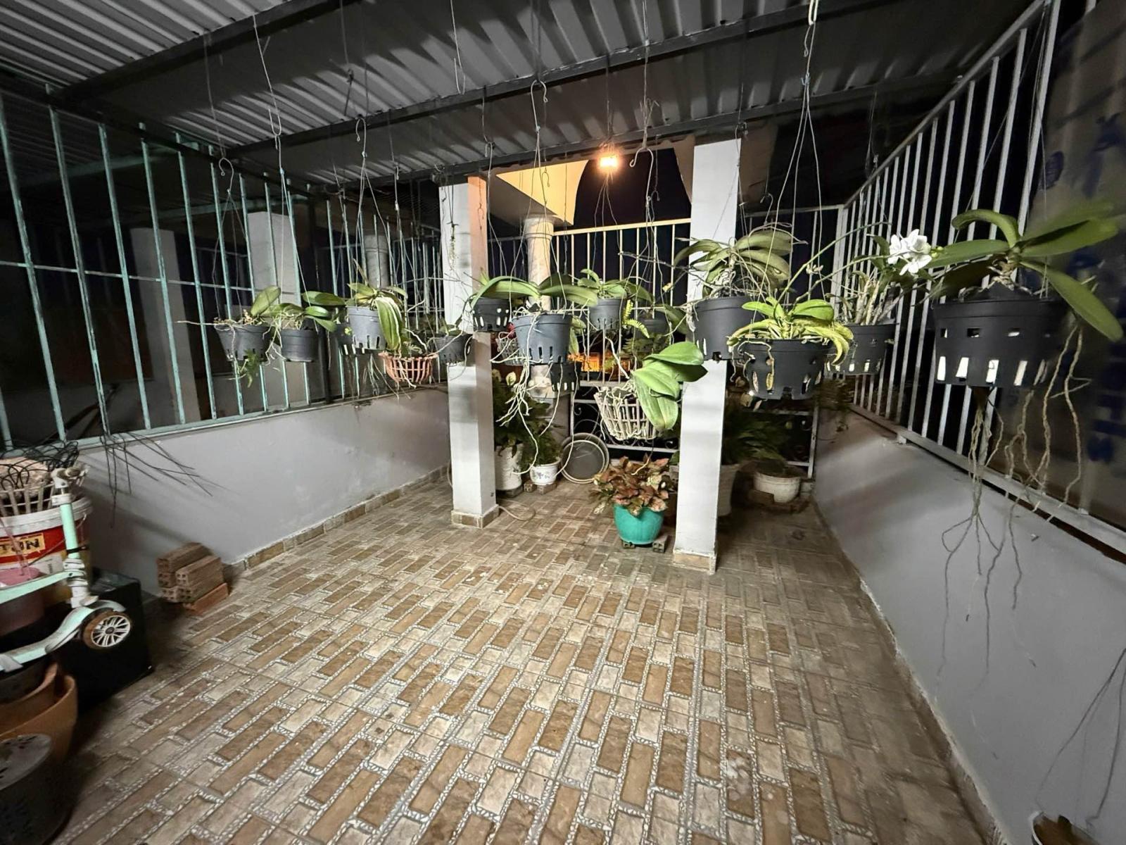 Nhà mới 4 tầng kiên cố, hẻm xe hơi 6m, gần Lê Văn Lương giá chỉ 3tỷ5  15989881