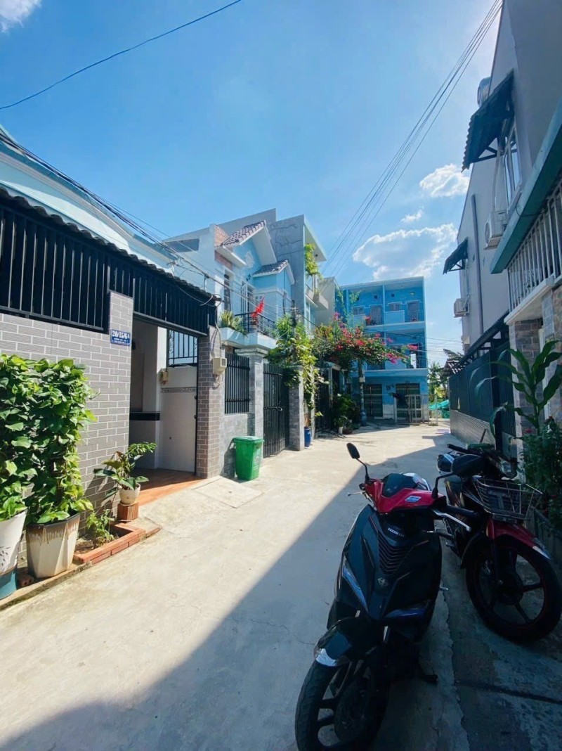 Bán nhà đường 160, Tăng Nhơn Phú A, Q9, Thủ Đức, TP HCM. DT 90m2, sổ hồng. Giá 5.35  tỷ 15989884