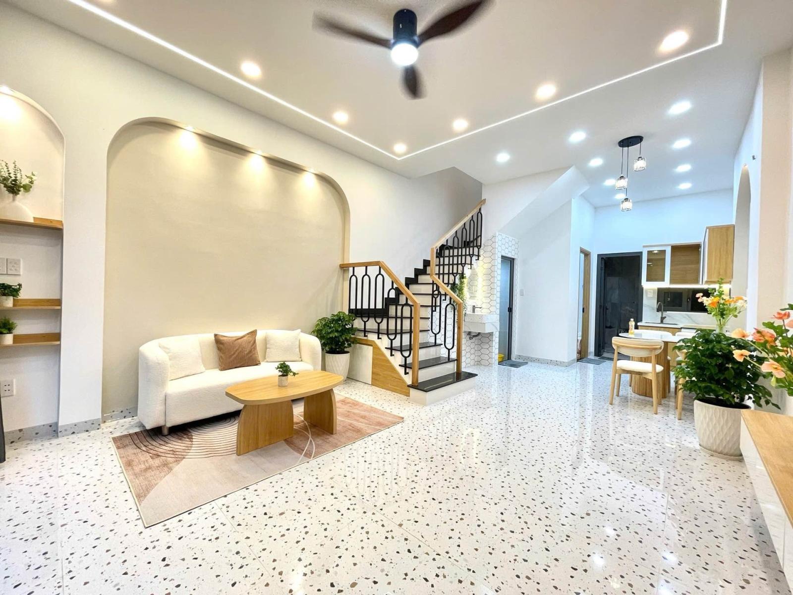 Siêu phẩm nhà bán sát mặt tiền Bùi Đình Túy, Bình Thạnh, 45 m2, giá chỉ 6,9x tỷ
 15989888