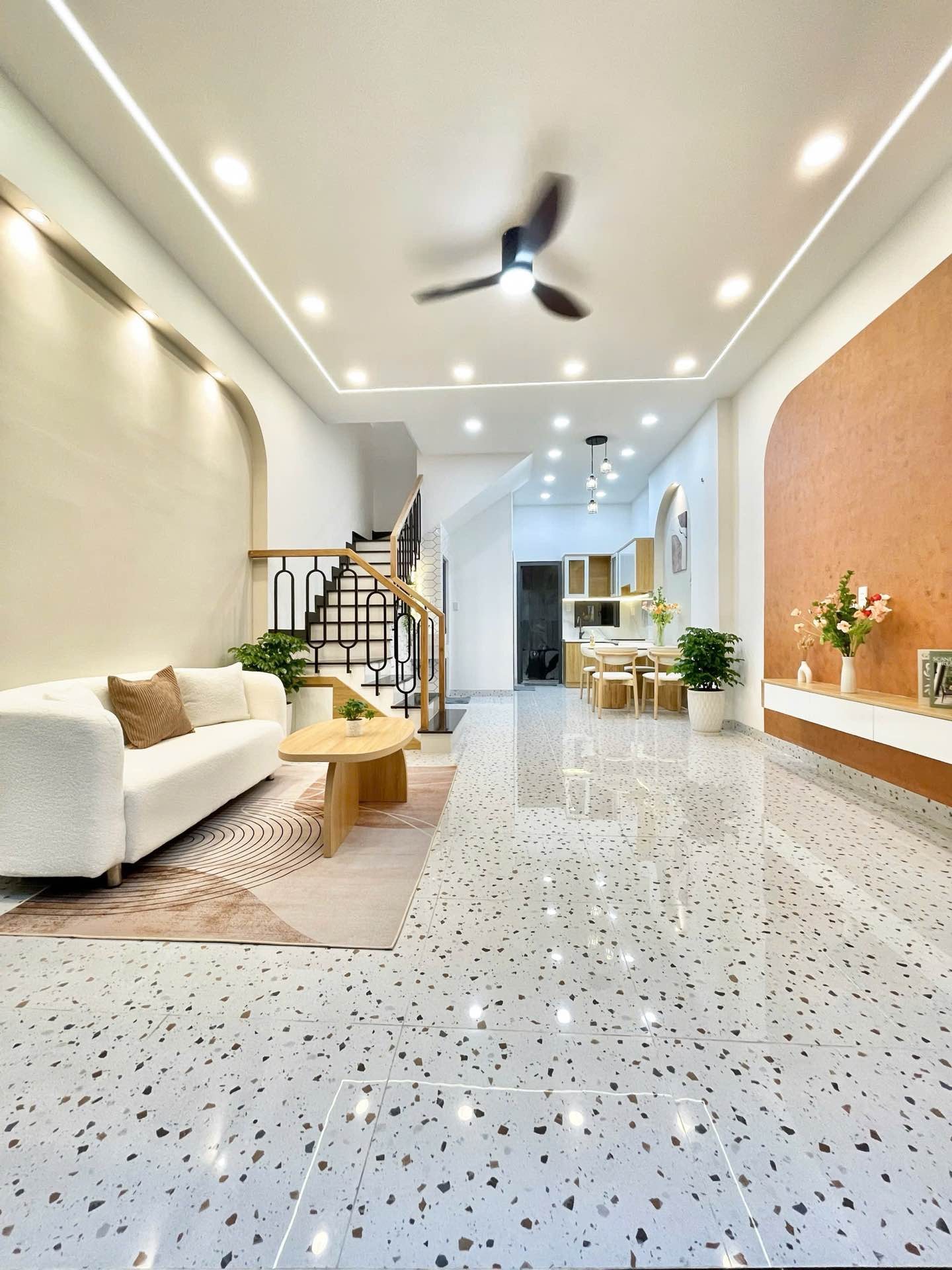 Siêu phẩm nhà bán sát mặt tiền Bùi Đình Túy, Bình Thạnh, 45 m2, giá chỉ 6,9x tỷ
 15989888