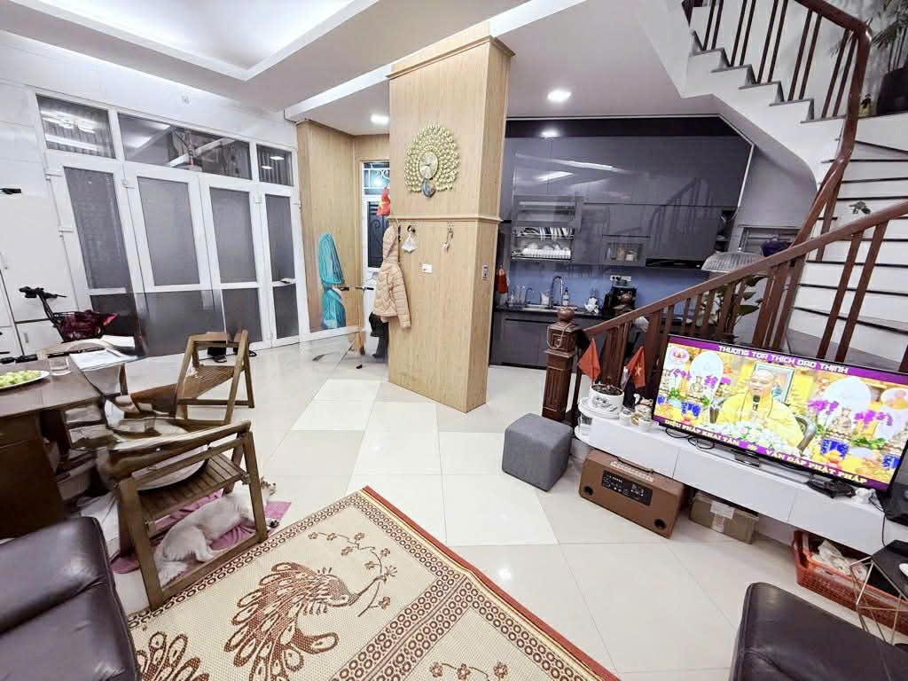 BÁN GẤP NHÀ ĐẸP BA ĐÌNH GIÁP RANH TÂY HỒ, HOÀN KIẾM 46M X 4 TẦNG MT 4,5M 9,3 TỶ.
 15989889