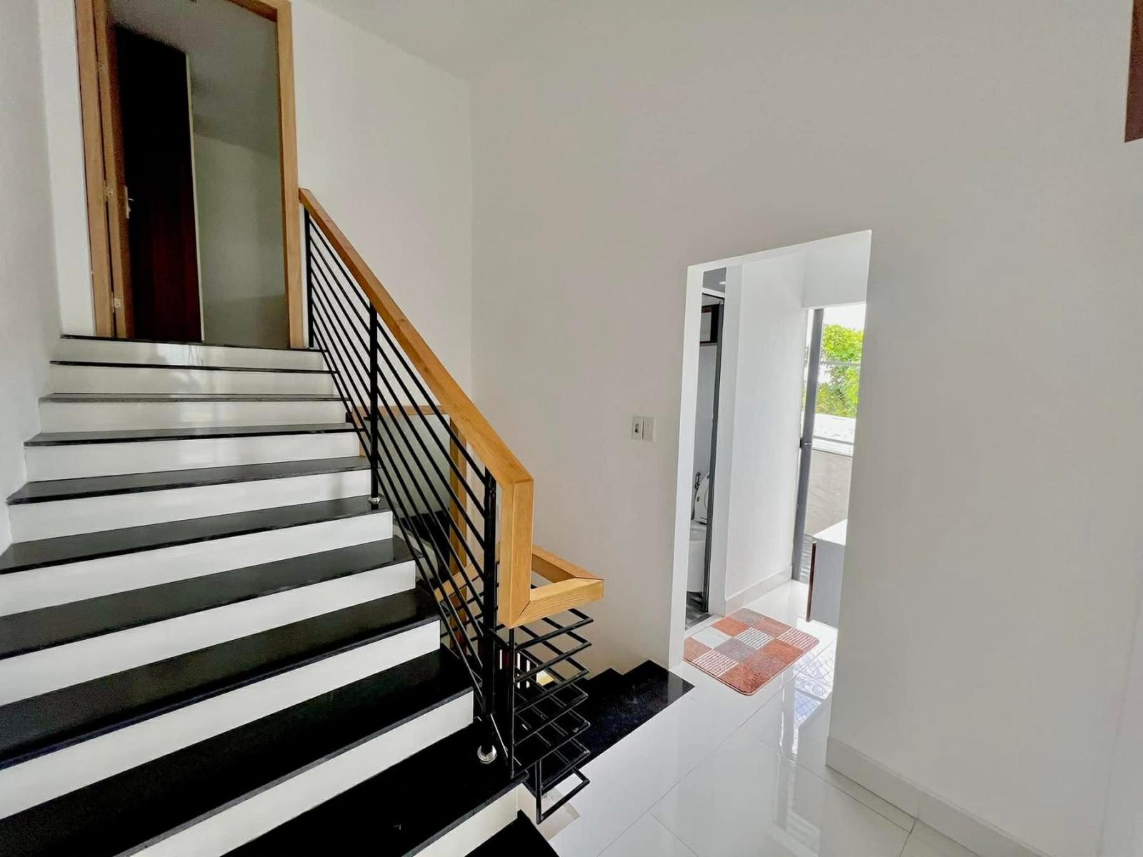 ♣ Nhà kiệt rộng gần Bế Văn Đàn + Hà Huy Tập, 47m2, 2.5 tầng cứng đẹp, 3PN, 3.95 tỷ 15989902