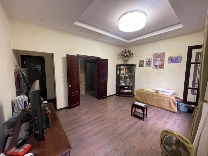 Bán nhà Nguyễn Văn Cừ,Long Biên 5 tầng,53m,mt6m oto tránh nhỉnh 14 tỷ 15989914