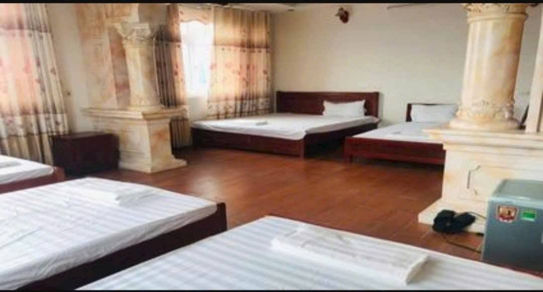 Bán gấp Khách sạn 1094m2, mt20m, 6T, 31 tỷ, Minh Phú, Sóc Sơn. 15989919