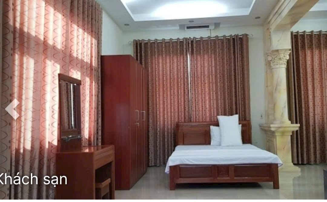 Bán gấp Khách sạn 1094m2, mt20m, 6T, 31 tỷ, Minh Phú, Sóc Sơn. 15989919