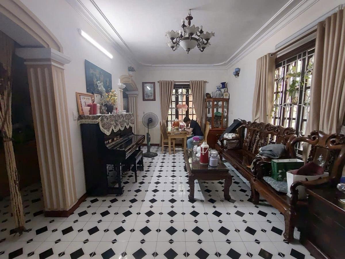 Bán Nhà 3 Mặt Ngõ. 2 Mặt Tiền Đường Cầu Giấy. Ô Tô. DT 63m2. MT 6.2m. Giá 23.3 Tỷ. 15989934