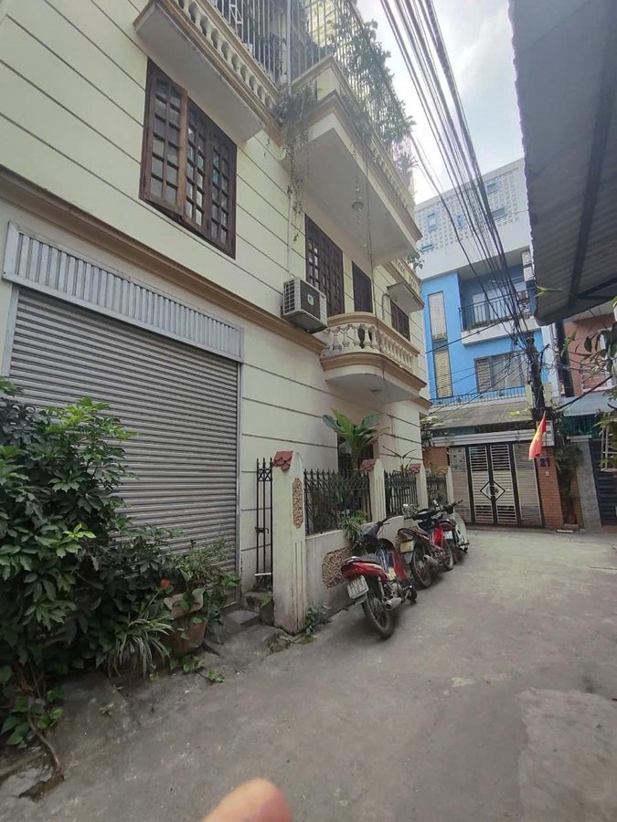 Bán Nhà 3 Mặt Ngõ. 2 Mặt Tiền Đường Cầu Giấy. Ô Tô. DT 63m2. MT 6.2m. Giá 23.3 Tỷ. 15989934