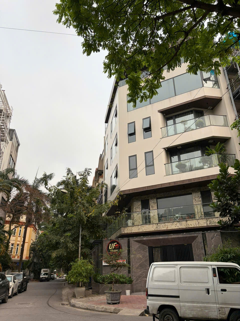 Bán nhà mặt phố Ba Đình, lô góc, 100m2, mặt tiền 6m, kinh doanh tốt, chỉ 44 tỷ 15989933