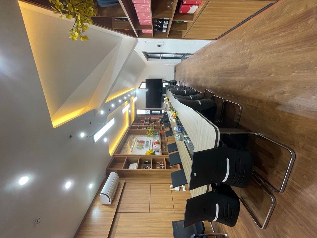 Bán nhà mặt phố khu Trung Hòa, phân lô ô tô tránh, 100m2, ngoài 40 tỷ 15989936