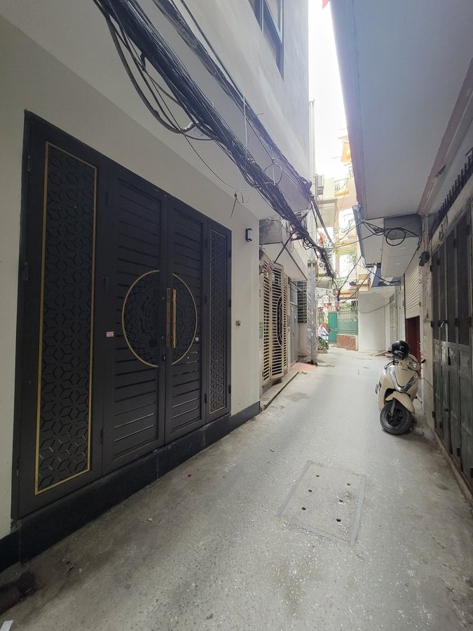 Bán Nhà Chợ Khâm Thiên. Đống Đa. DT 33m2. MT 4m. 5 Tầng. Giá 8.8 Tỷ. 15989944