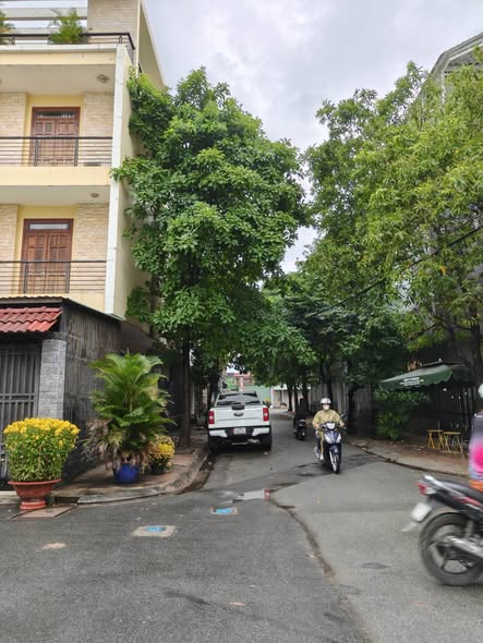 Bán nhà mặt tiền 4 tầng 6x18m giá 10.69 tỷ Đường 10m Khu K82 Tô Ký 15989950