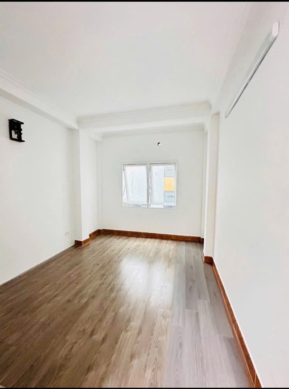 NHÀ NGÕ 46, NGUYỄN HOÀNG TÔN, TÂY HỒ-PHÂN LÔ-KD: 32M X5T, MT 3,2M, GIÁ 9,8 TỶ. 15989976