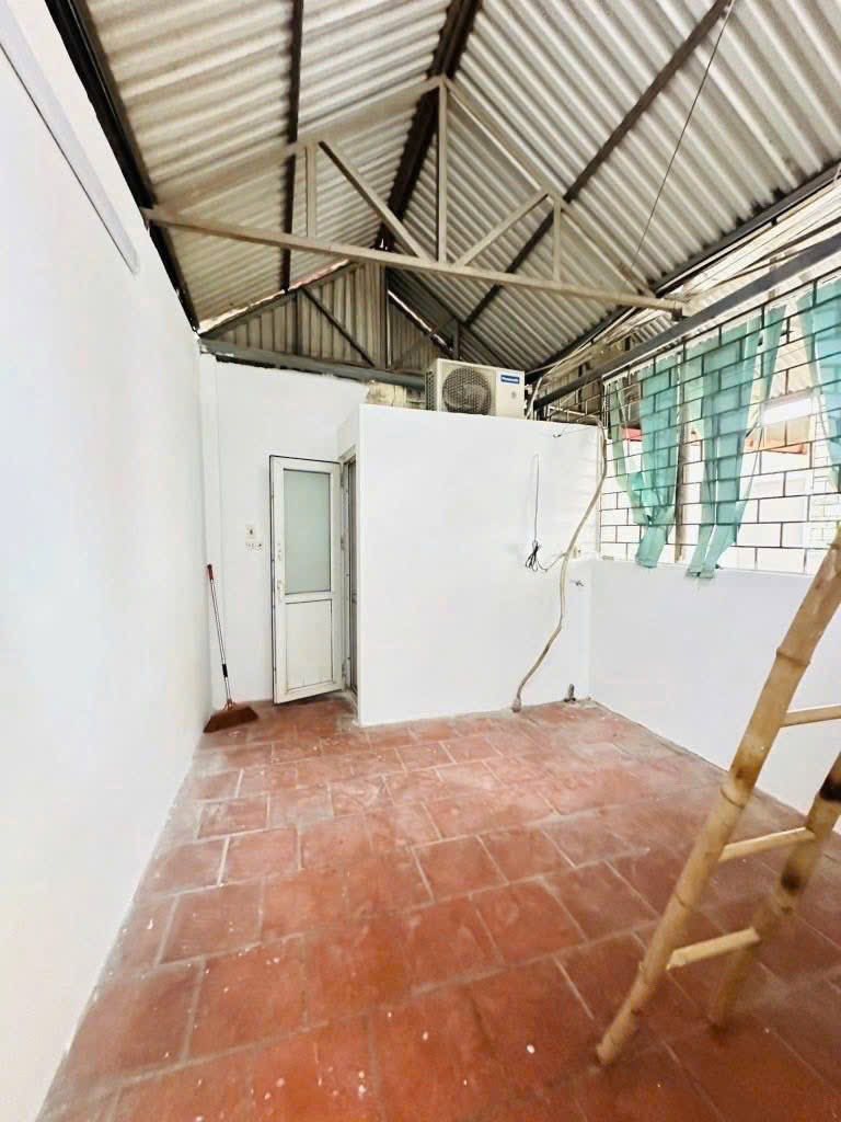 NHÀ NGÕ 46, NGUYỄN HOÀNG TÔN, TÂY HỒ-PHÂN LÔ-KD: 32M X5T, MT 3,2M, GIÁ 9,8 TỶ. 15989976