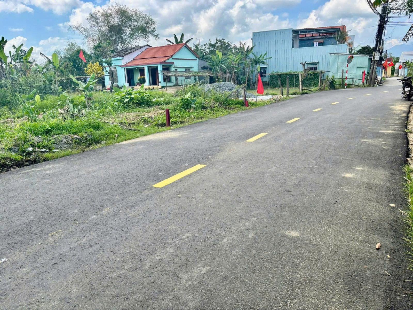 Chỉ 1.850tr  Anh Chị sở hữu ngay lô đất Mặt Tiền Đường Nhựa 7.5m Liên Thôn Hoà Tiến . 15989991