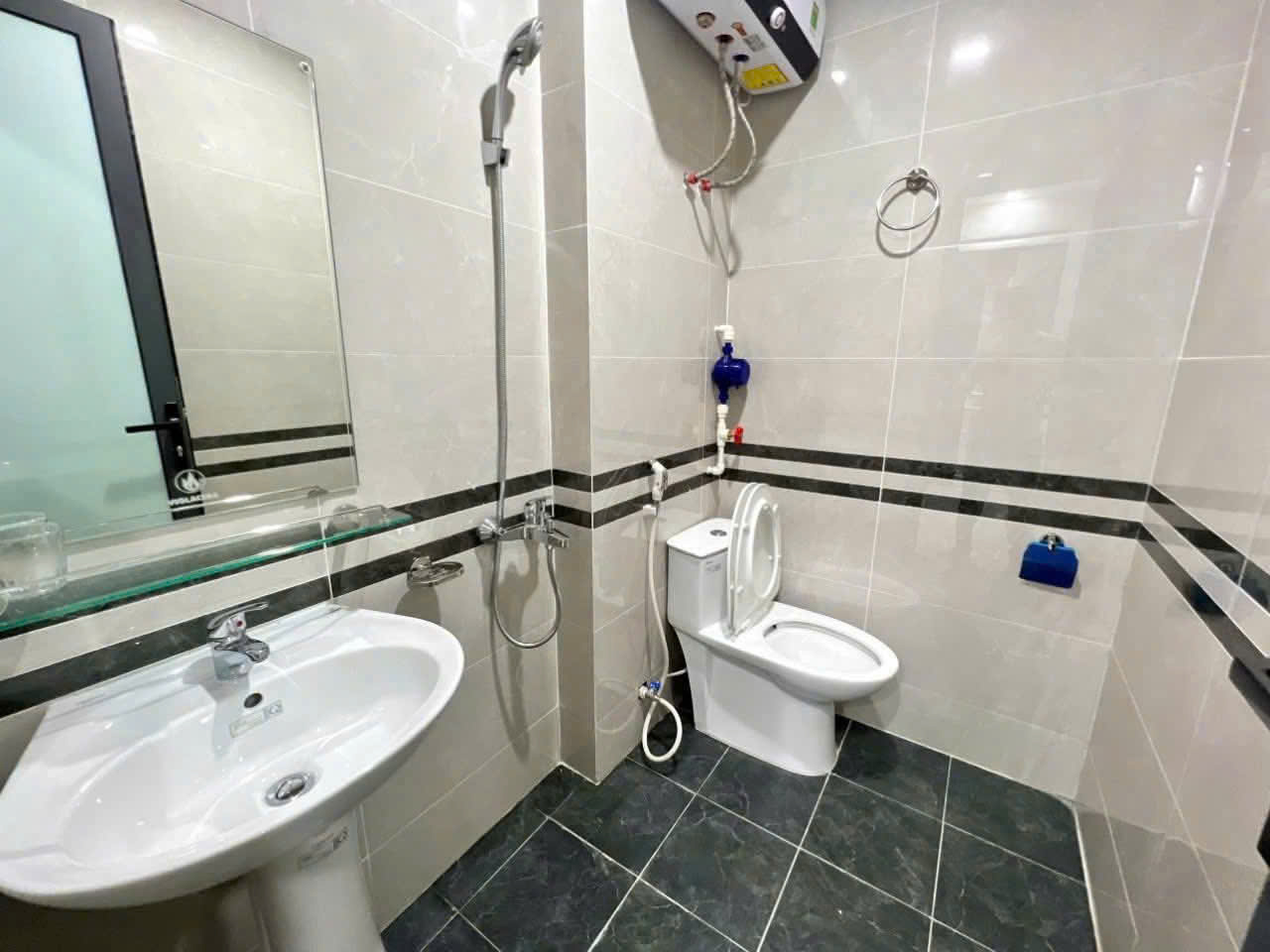 Nhượng phòng 1n1k 2 ban công thoáng tại Phường Láng Thượng, Đống Đa, Hà Nội 15989994