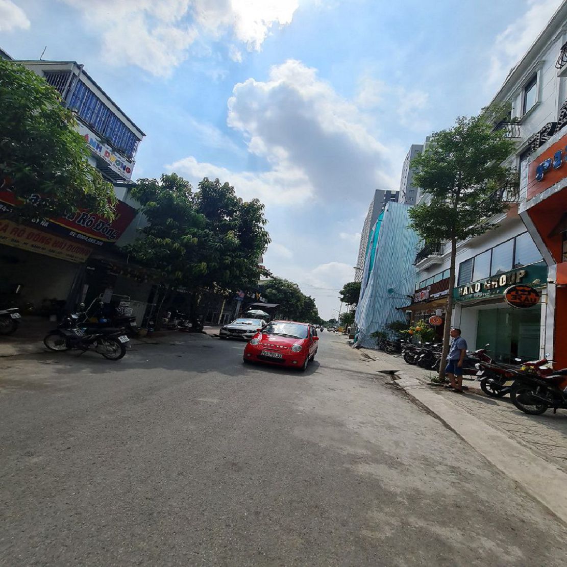 Bán đất 60m2 mt 4,2m vuông vắn ô tô tránh tại Trâu Quỳ, Gia Lâm. 8 tỷ x. Lh 0989894845 15990035