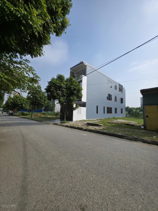 Tôi bán nhanh lô đất 100,1m2 full thổ tại Phú Cát, Hà Nội, sổ đỏ, đường oto tránh nhau, giá 3 tỷ 15990037