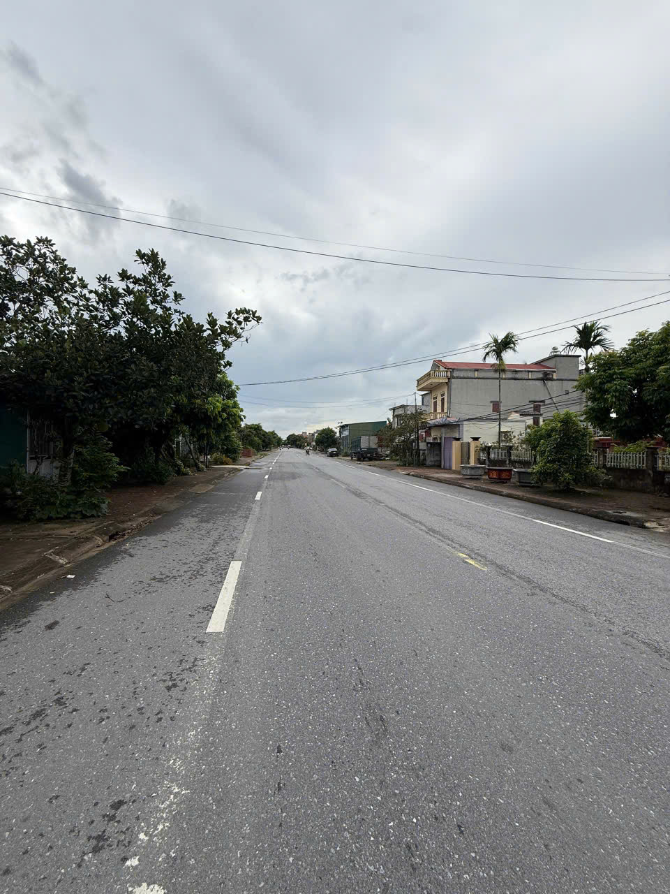 HOT !!! SỞ HỮU NGAY LÔ ĐẤT ĐẸP - GIÁ TỐT - Vị Trí Đắc Địa Gần Ngay Ngã Tư Chợ Lục 15990081