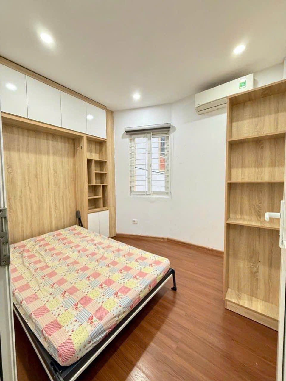 Chỉ từ 220tr/m hiếm có khó tìm. Nhà 34m, lô góc 3 mặt thoáng, tại phường Định Công 15990122