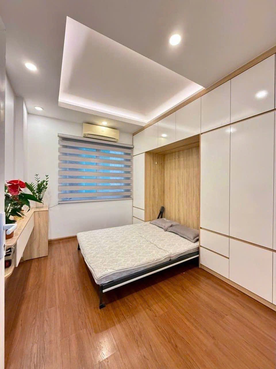 Chỉ từ 220tr/m hiếm có khó tìm. Nhà 34m, lô góc 3 mặt thoáng, tại phường Định Công 15990122