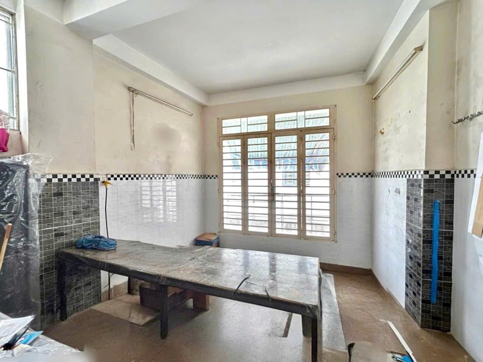 Bán nhà Lạc Long Quân, P10, Tân Bình - 4 tầng - 35m2 - chỉ 4.5 tỷ 15990149