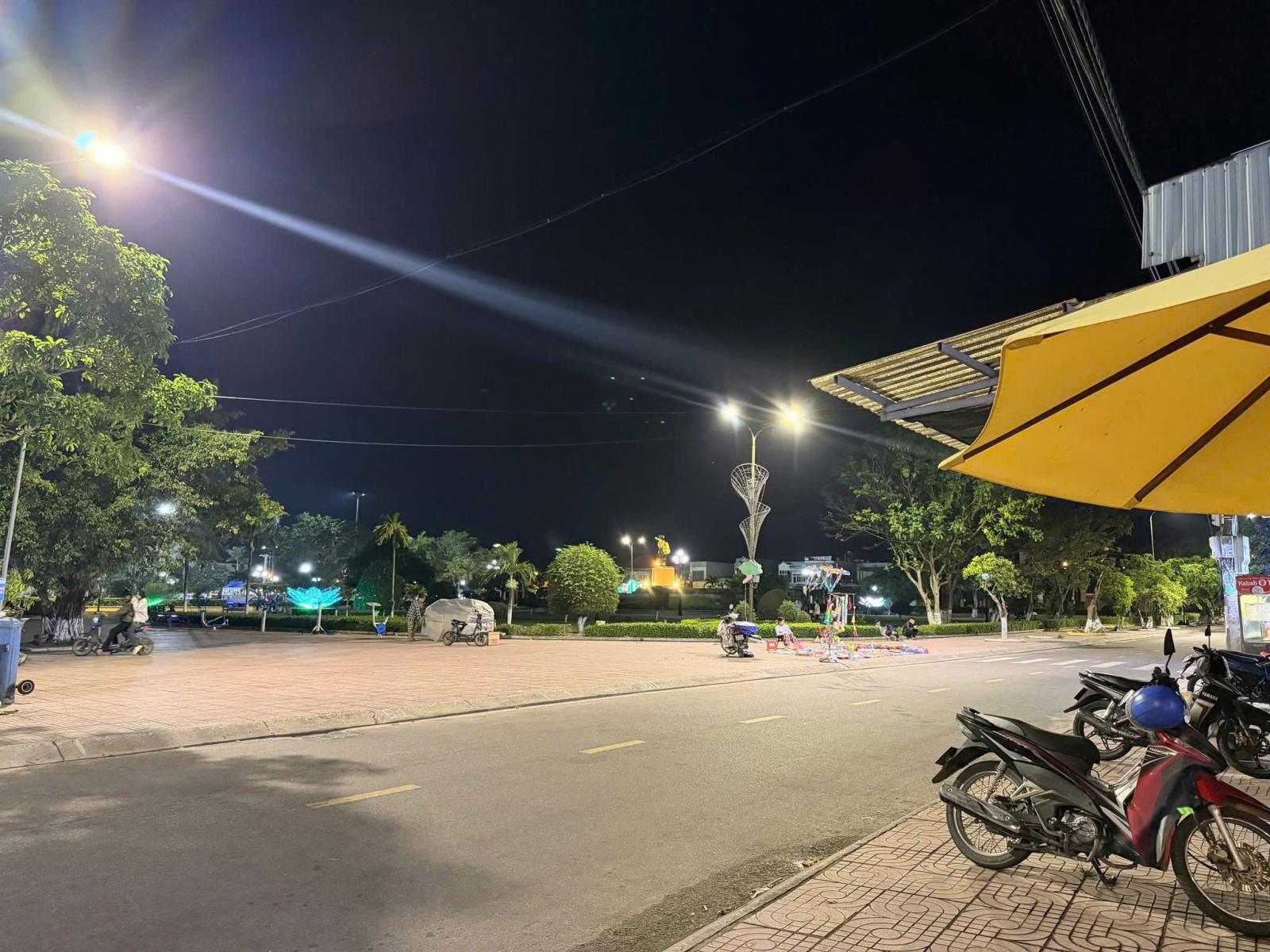 Do không thể tiếp tục quản lý vì công việc cá nhân, mình cần sang nhượng lại toàn bộ quán **Yellow 15990154