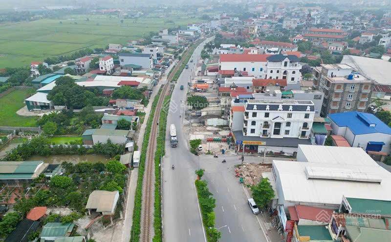 MẢNH ĐẤT KINH DOANH ĐẮC ĐỊA BẬC NHẤT QL21A Hoà Lạc 15990228