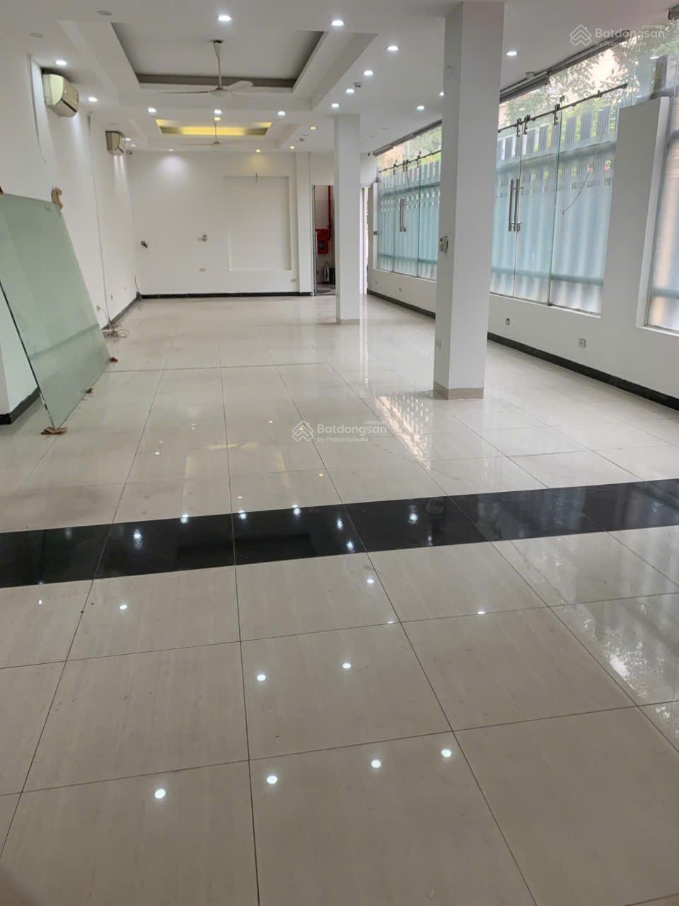 Cho thuê văn phòng 110 mét tại tầng 1 số nhà 38 ngõ 110 Trung Kính, Yên Hòa, Hà Nội. 15990232