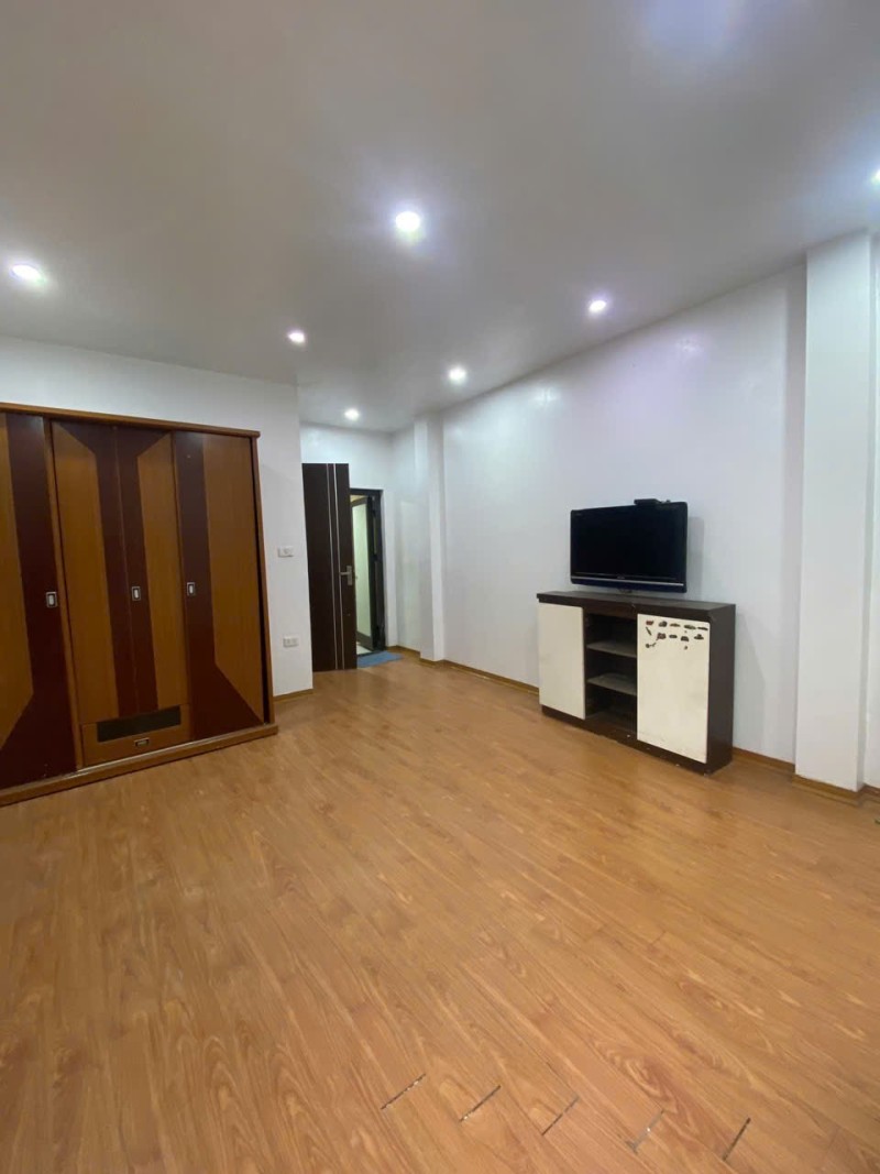 🏡 NHÀ NGỌC THỤY – LONG BIÊN
5 tầng – 30m² – 3 ngủ – ngõ thoáng 15990238